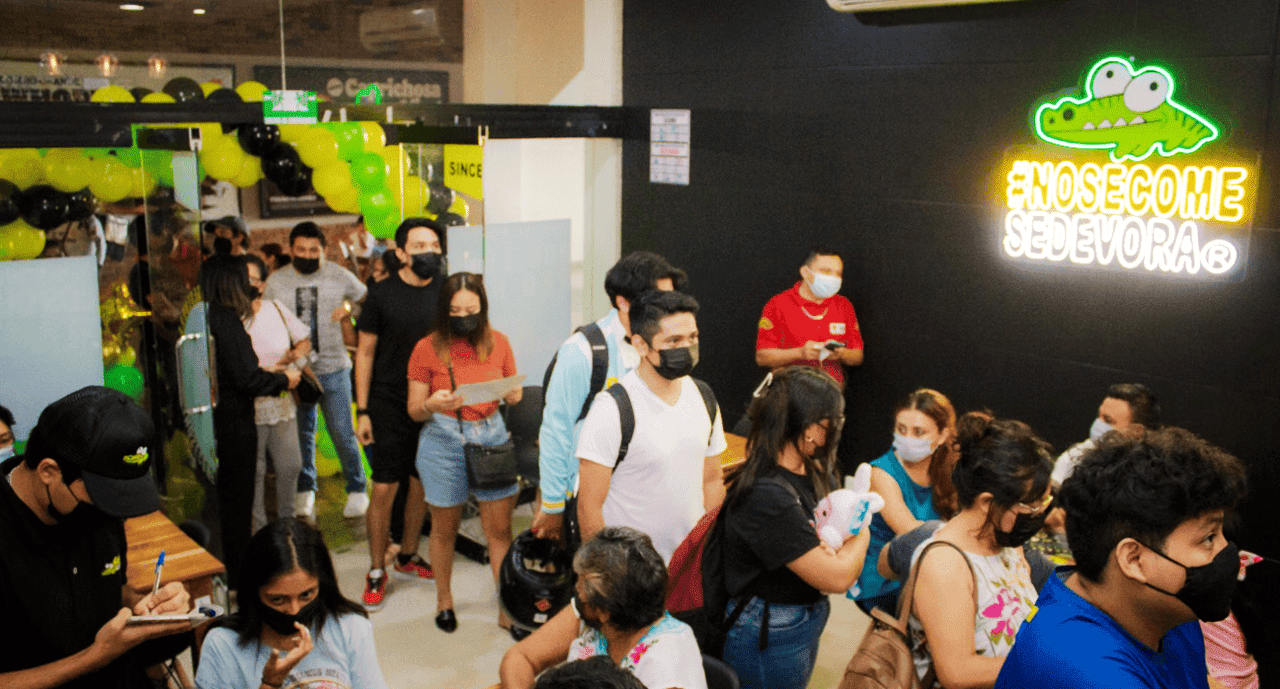 Clientes y ambiente de las sucursales Busher Cocdril’s. Fotografía 6